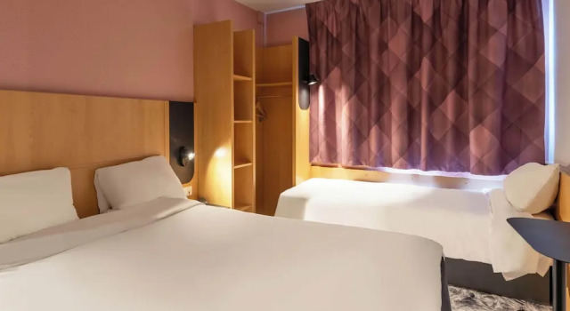 Трёхместный номер B&B HOTEL Amiens Centre Cathédrale