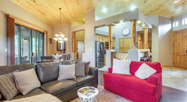 Коттедж Spacious Torreon Cabin w/ Deck & Gas Grill!
