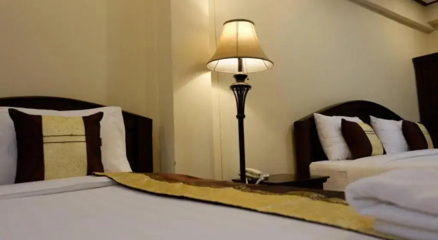 Трёхместный номер Standard NanBaanKhun Hotel