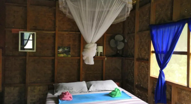 Nuts Huts, Đặt Khách sạn Loboc Bohol