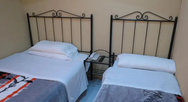 Hostal Nou Raval, Забронировать Отель Барселона провинция Барселона, рядом с Парк скульптур