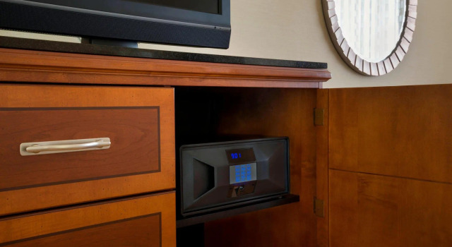 Четырёхместный номер Standard Toronto Airport Marriott Hotel