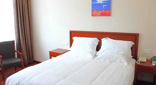 Двухместный номер Business GreenTree Inn Shanghai Hongqiao Hub Convention Center Jinghua Road Shell Hotel