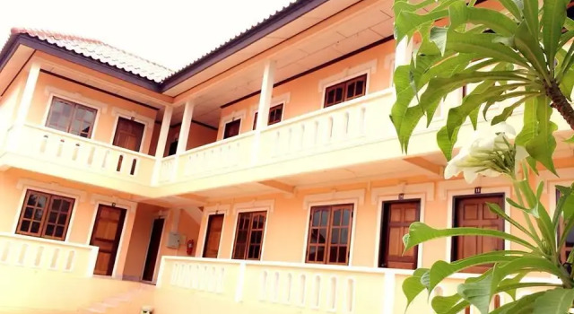 Keosavanh Guesthouse, Rezervovat Hotel Hotely v Pakse s parkováním, Parkování