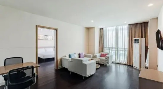 Люкс Business City Garden Hotel Chain (Chizhou Vocational College Xiushanmen Millennium Ancient City Building )