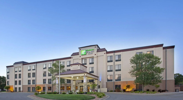  Holiday Inn Express & Suites Eden Prairie - Minnetonka by IHG