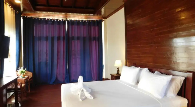 Seng Ahloune Guesthouse, Book Ferieresort Resorthoteller i Champasak, Ferieresort