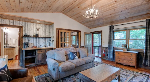 Номер Classic Heritage Hill Cabins
