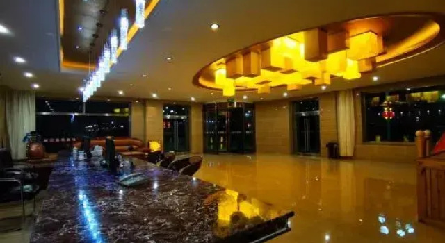 Zhenglanqi Chahar Business Hotel, Buchen Sie Hotel Zhenglan Banner China