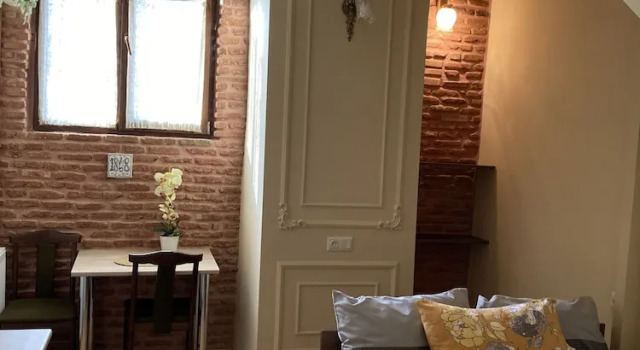 Номер Deluxe Historic Apartments "1868 Tbilisi" Best Location