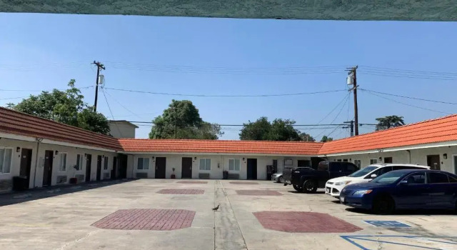 The Fly Inn Motel