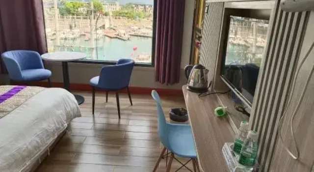 Yingyue Homestay, Prenota Hotel Hotel a Hubei con parcheggio, Parcheggio