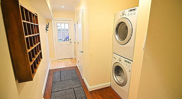 1826 Northwest Townhome #1060 - 3 Br Townhouse, Забронировать Дом для отпуска Коттеджи Вашингтона, рядом с Whitelaw Hotel Site, Коттедж