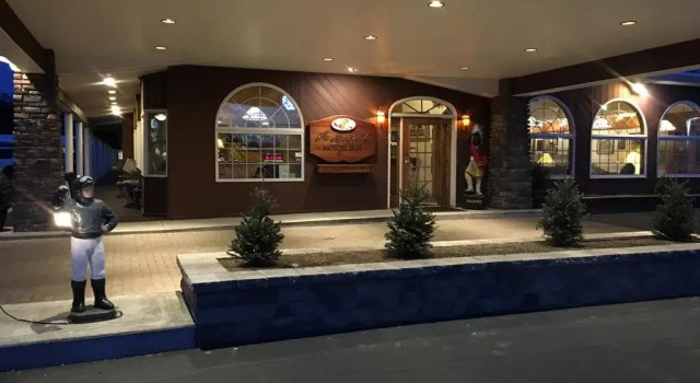 Landmark Motor Inn, Buchen Sie Gasthaus Hotels in New York State mit Pool, Schwimmbad