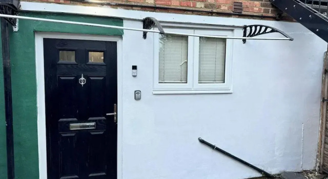 Cosy Entire House Open Kitchen 2 Bedroom for 5, Забронировать Отель Лондон Большой Лондон, рядом с TeamSport Go Karting North London