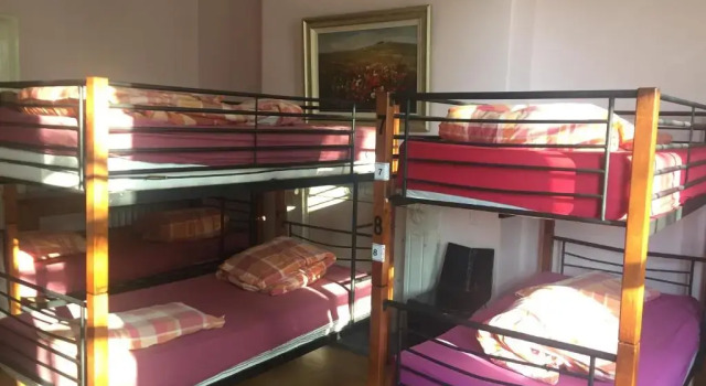 Кровать в общем номере (женский номер) Embassie Backpackers
