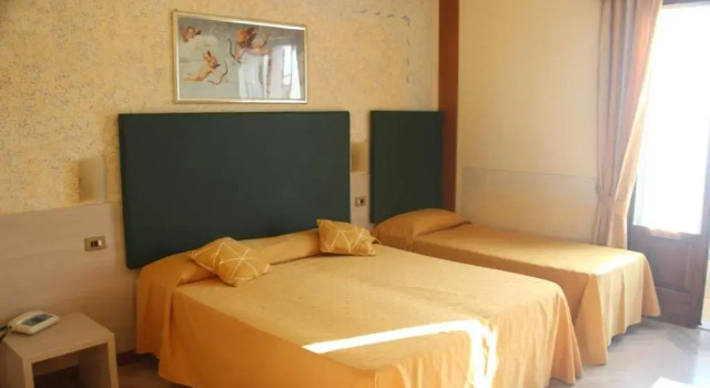 Трёхместный номер Standard с балконом Albergo Sole