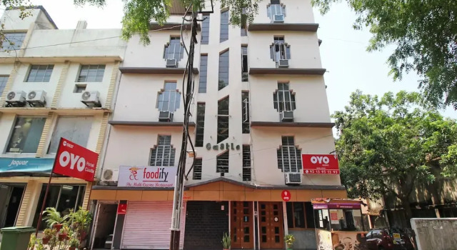 OYO 5837 Hotel Castle, Book Hotel Bistupur 