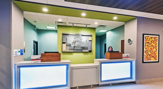 Holiday Inn Express & Suites Perryton, Prenota Hotel Perryton Texas