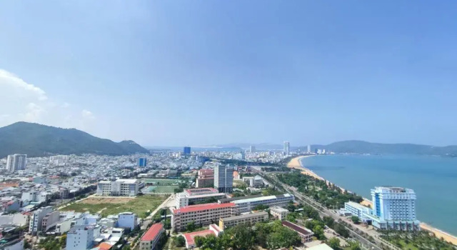 FLC Sea Tower Quy Nhơn, ban công view biển, bồn tắm, hồ bơi có phí , gần quản trường, Забронировать Отель Отели Binh Dinh с бассейном, Бассейн