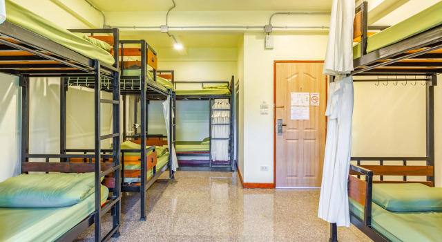 Кровать в общем номере (женский номер) OYO 928 Leaf Hostel