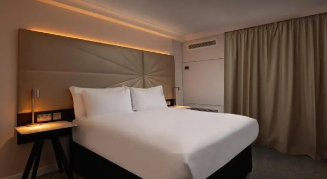 Двухместный номер для гостей с ограниченными возможностями Hilton Birmingham Metropole Hotel