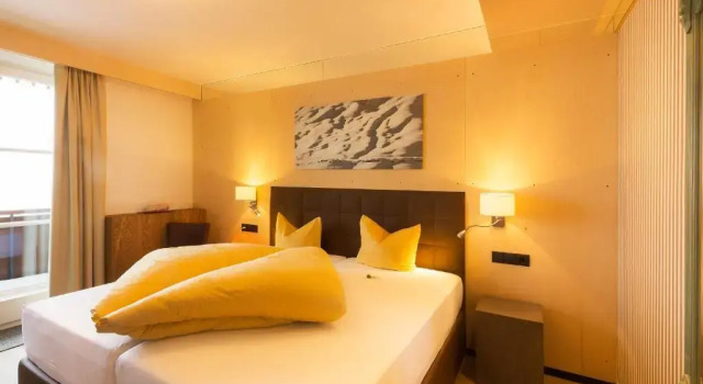 Двухместный номер Standard с балконом Wohlfühlhotel Hubertushof am Arlberg - Ski-In & Ski-Out - Sky Pool