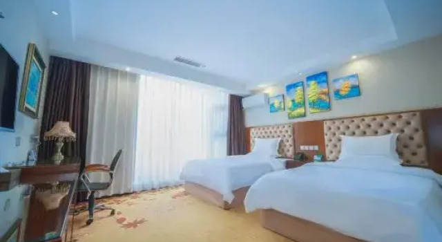 Люкс The BLD International Hotel