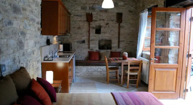 Economy Studio Vavla Rustic Retreat