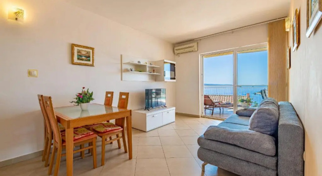 Apartments Villa Nea Leona, Buchen Sie Ferienwohnung Hotels in Gespanschaft Split-Dalmatien mit Pool, Schwimmbad
