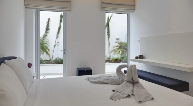Elegance Beachfront Elite Villa, Забронировать Вилла Коттеджи Айия-Напа, рядом с Пляж Глики Неро, Коттедж