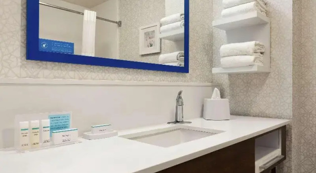 Студия Hampton Inn Tracy