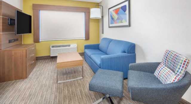 Люкс Holiday Inn Express Hotel & Suites Bishop by IHG