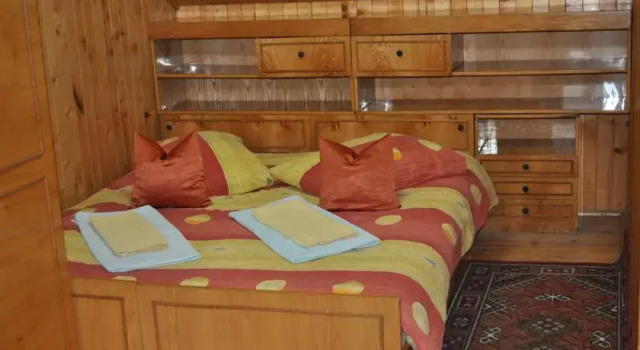 Pension Cremona, Varaa Hotelli Hotellit Carpathians - Romania uima-altaalla, Uima-allas