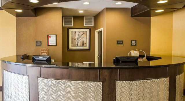 Comfort Suites Simpsonville - Greenville, Забронировать Отель Отели Симпсонвилл с завтраком, рядом с Prisma Health Hillcrest Hospital, Завтраки