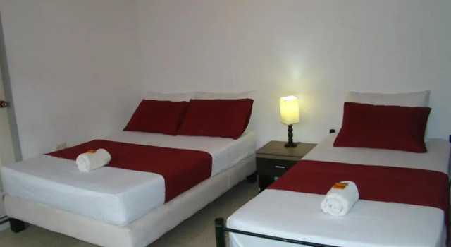 Двухместный номер Standard Yellow House Hostel