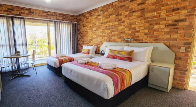 Номер Deluxe с балконом Golf Club Motor Inn Wingham
