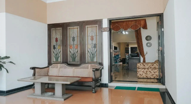 1130 Bandoeng Guest House Syariah, Забронировать Гостевой дом Гостевые дома Маланга, рядом с Университет Бравиджая Маланг, Гостевой дом