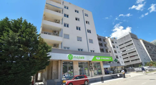 Azure Apartments, Book Apartment Hotels in Budva County with Parking, Parking