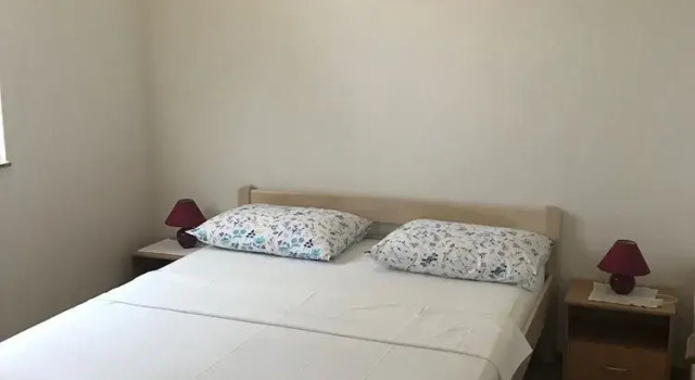 Dana II, Book Hotel Turanj Zadar County