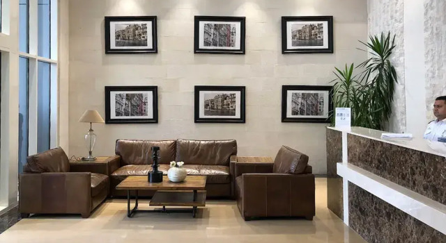 MAG 214 Tower 1 by LUX Holiday Home, Забронировать Отель Отели Эмирата Дубая с парковкой, рядом с Остановка трамвая Marina Towers, Парковка