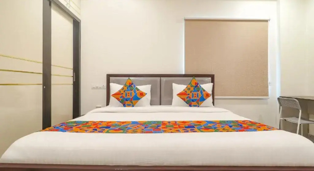 Номер Deluxe FabHotel SR Hitech City