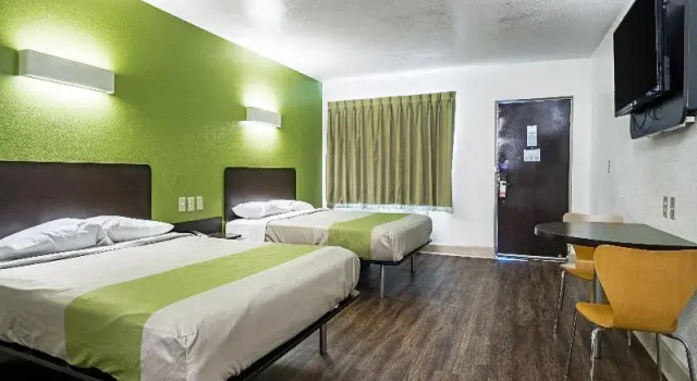 Четырёхместный люкс Motel 6 Manchester TN