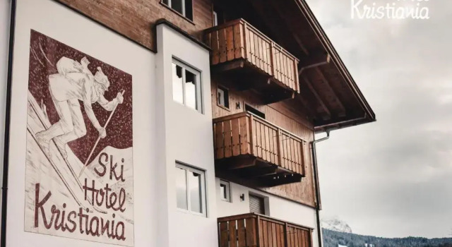 Kristiania Small Dolomites Hotel, Забронировать Отель Сельва-ди-Валь-Гардена Кортина-д'Ампеццо, рядом с Горнолыжный курорт Валь-Гардена