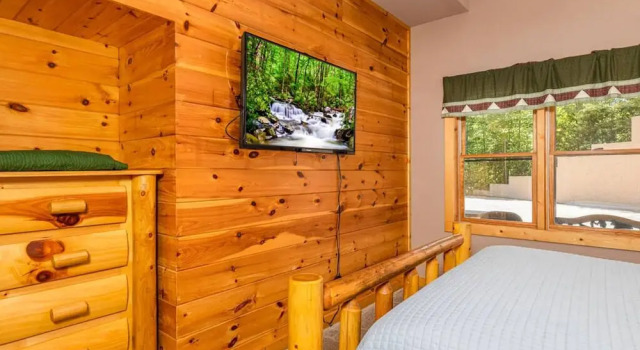 Secluded 3BR Cabin w Hot Tub Dog Friendly Sleeps12