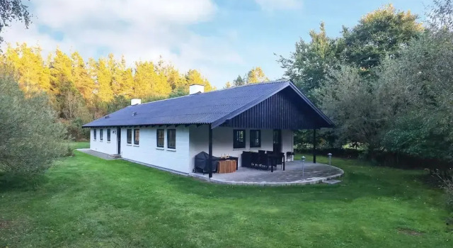 Коттедж 6 person holiday home in Bindslev