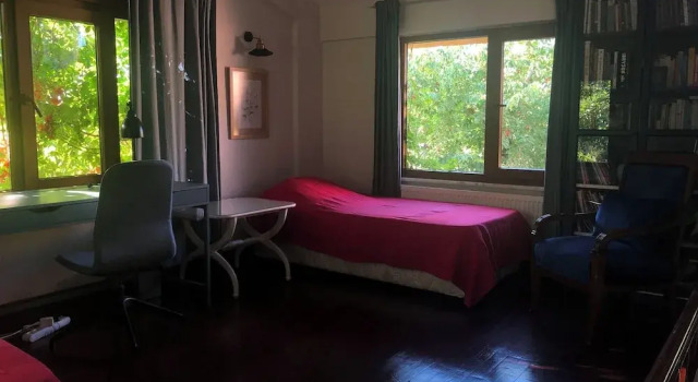 Коттедж с балконом Home on Iznik Lake With its own Private Beach