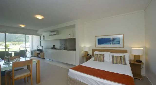 Blue on Blue Superior Studio Room 1241, Book Hotel Hoteller i Magnetic Island med pool, Swimmingpool