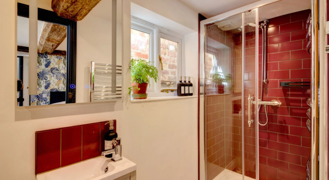 The Green Parrot, Book Hotel Devizes Wiltshire