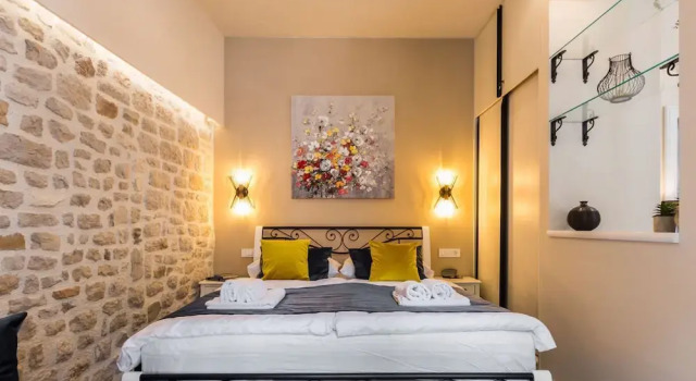 Authentic Stay in the Heart of Zadars Old Town, Забронировать Апартаменты/квартира Задар Задарская жупания, рядом с Old Port of Foša